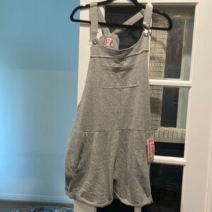 NWT Love maternity shorts romper with pockets